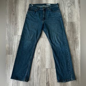 Wrangler relaxed boot cut men’s jeans 34x32 dark wash gently used